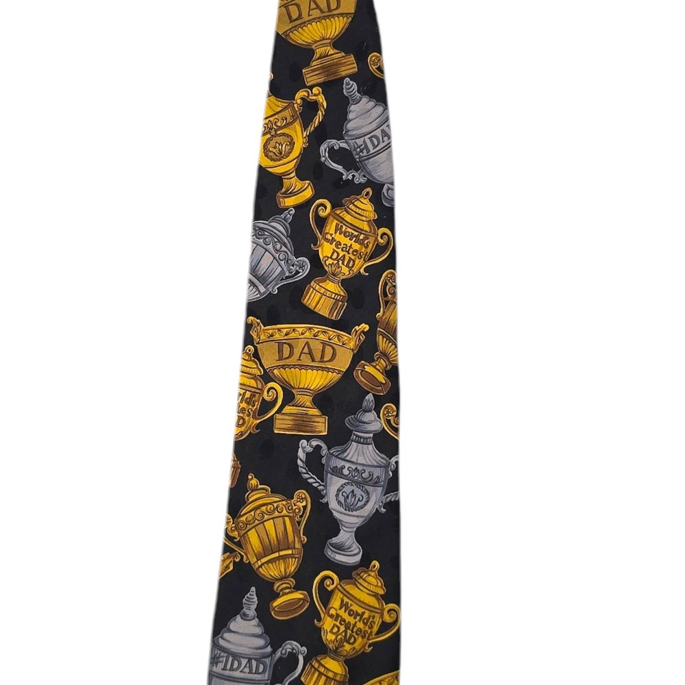 Addiction Mens‎ Tie Novelty Fathers Day Worlds Greatest Dad Necktie